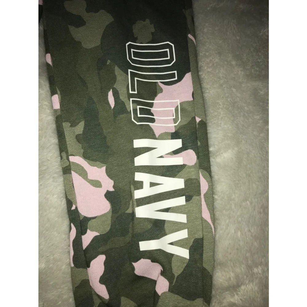 Old Navy Girl’s Camo Sweatpants Size 5